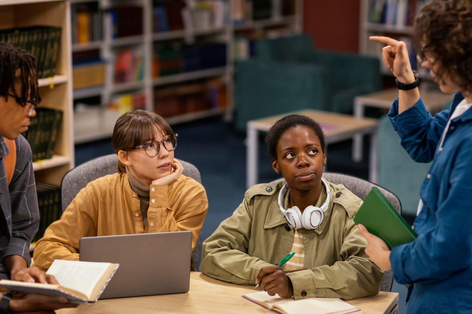 Teamarbeit und Kommunikation in Finanzprojekten